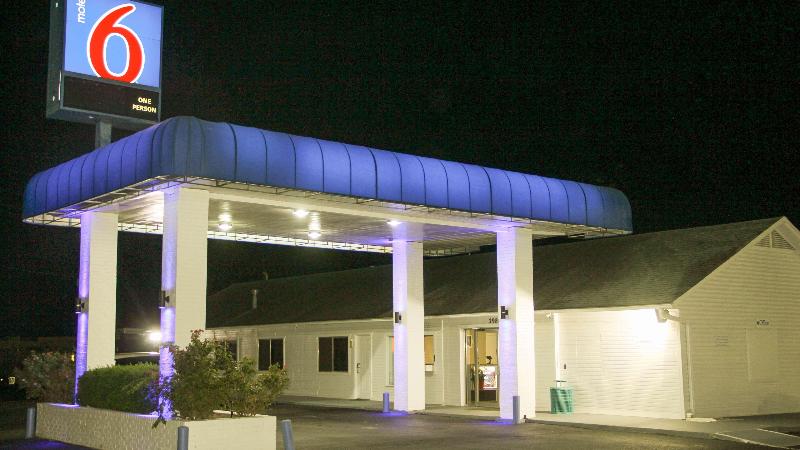Motel6 Fayetteville AR - photo 7