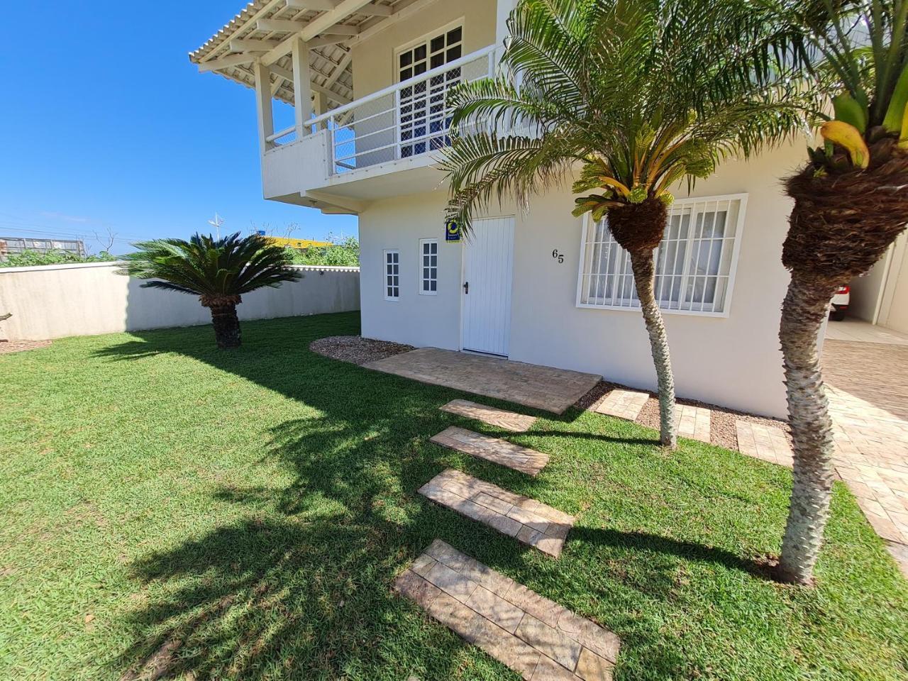 Ampla Casa Com 5 Quartos E Vista Para O Mar