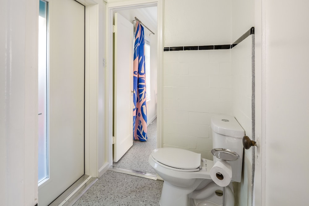 Sunset Inn & Cottages - photo 107