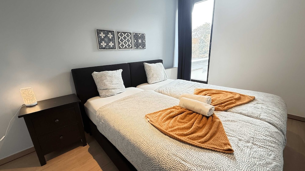 Spacious 3BR 2 5 BA Near Diamond District by Oneluxstay — Antwerpen — photo 4