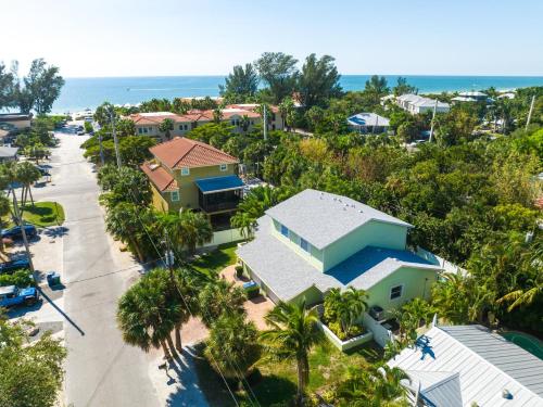 Coveside Cottage — 4-Star Luxury Hotel in Holmes Beach, United States