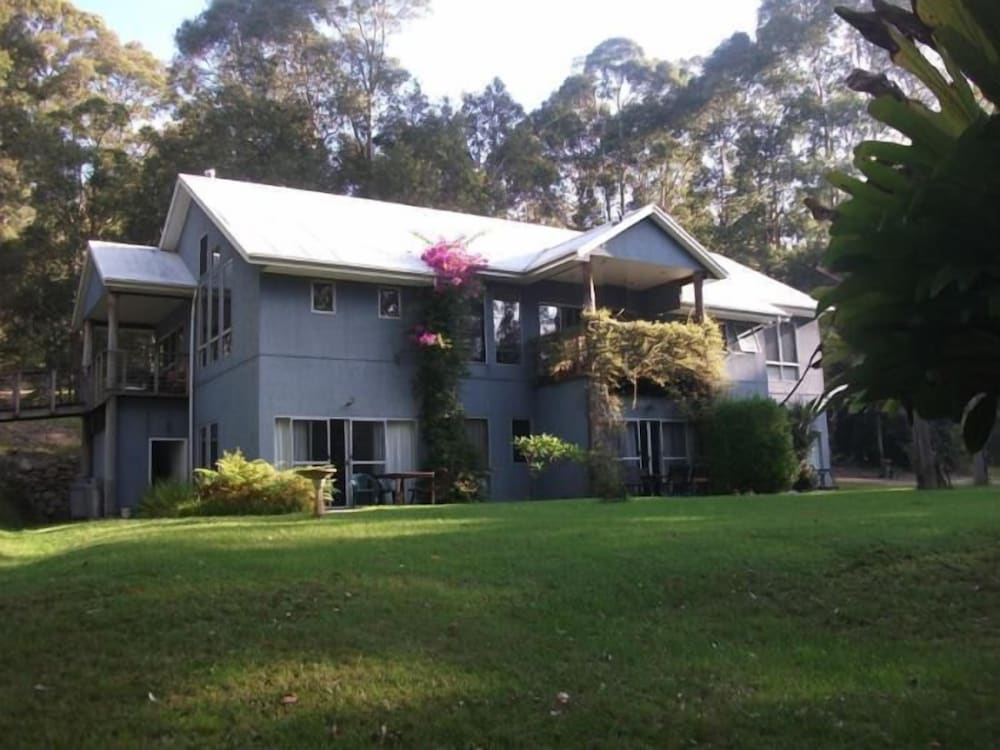 Lakeshore Lodge — 4-Star Luxury Hotel in Milton, Australia