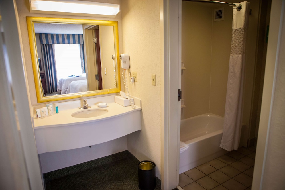 Hampton Inn & Suites Springfield Southwest - photo 24