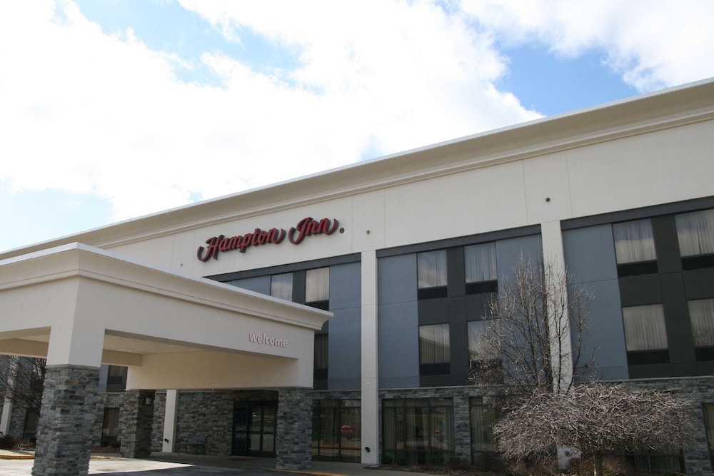 Hampton Inn Youngstown North - photo 43