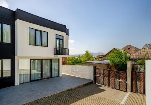 Niabi 3 beadrooms apartments