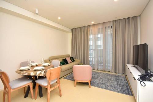 Brand New Seaside Apt with Poolview & Parking — 4-Star Luxury Hotel in Budva, Montenegro
