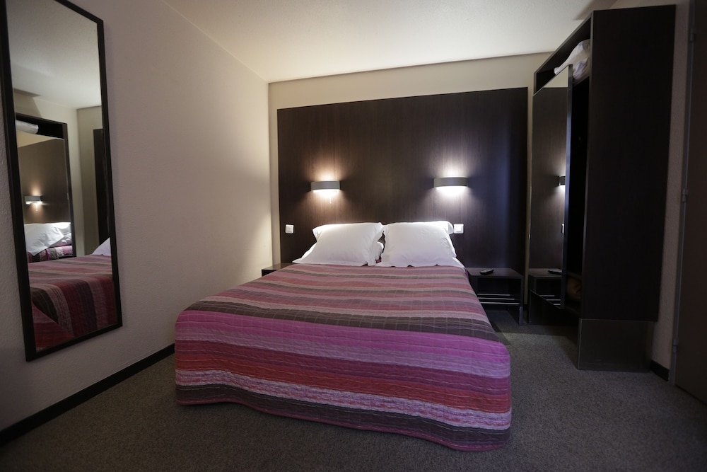 Hôtel Au Petit Caporal — hotel in Maisons-Alfort