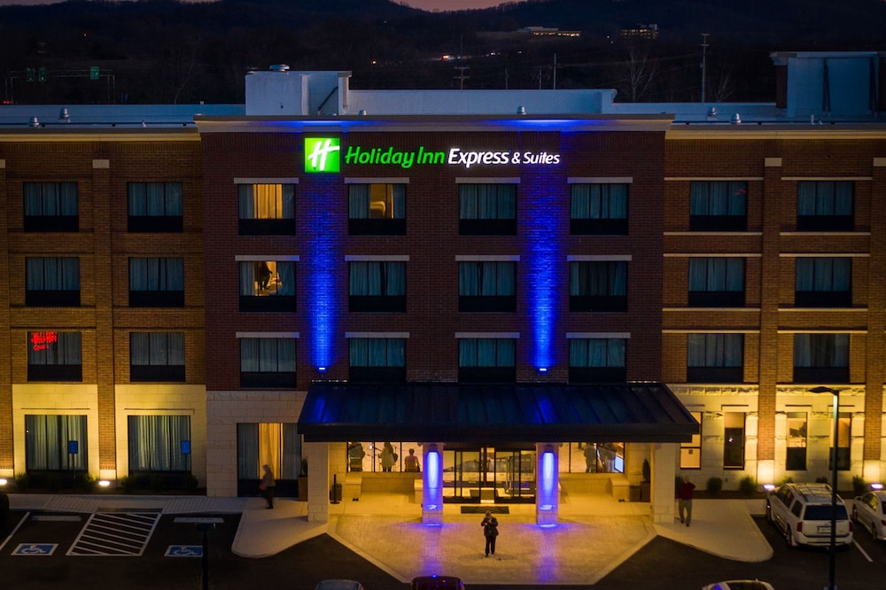 Holiday Inn Express & Suites Franklin Berry Farms by IHG - photo 63