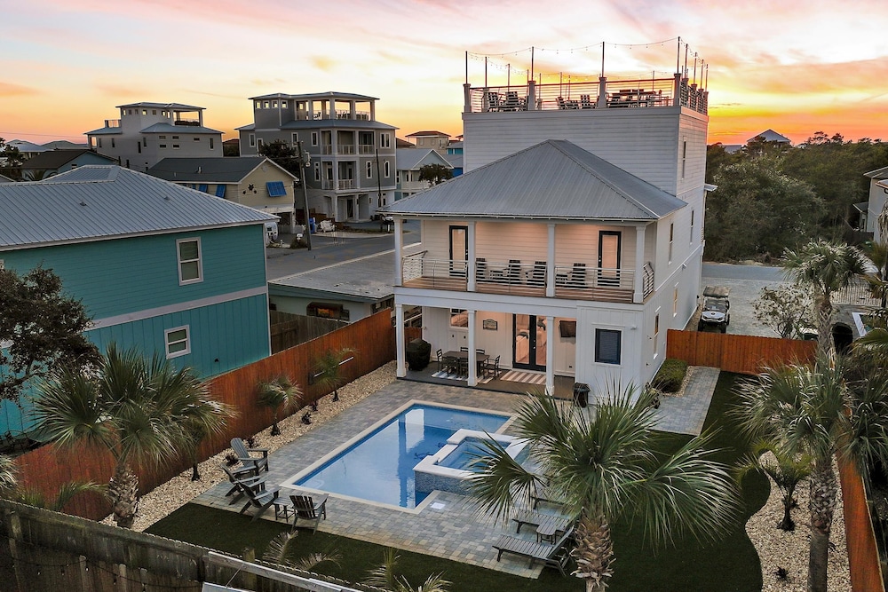 Palm Paradise in Miramar Beach, United States