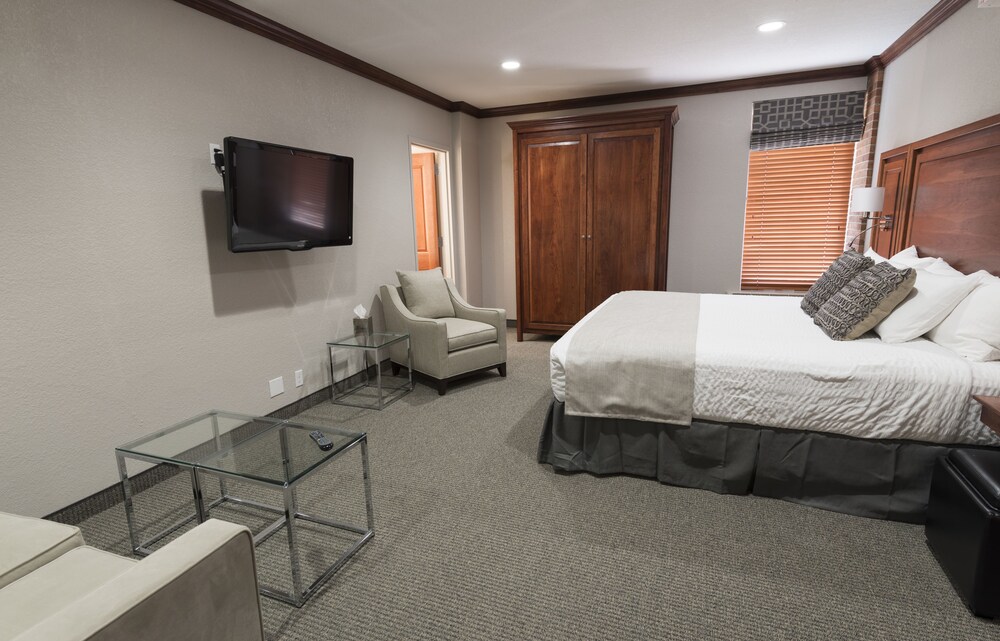 Hillsdale College Dow Hotel and Conference Center - photo 9
