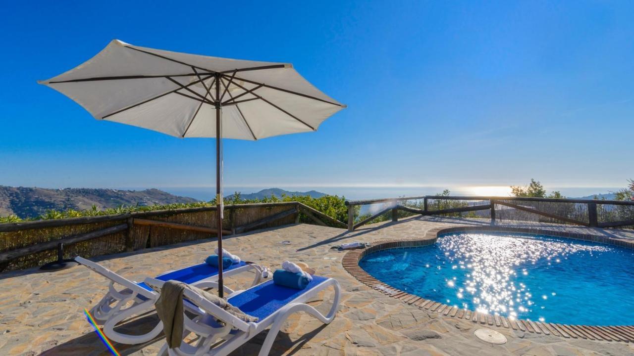 Finca Angarillas Cómpeta by Ruralidays — 4-Star Luxury Hotel in Competa, Spain