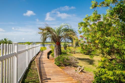 Sound Sleeper by Oak Island Accommodations - photo 26