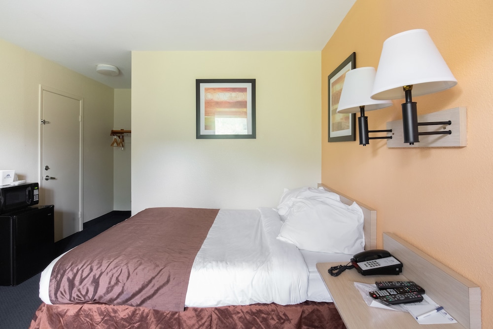 Days Inn by Wyndham New Philadelphia - photo 15