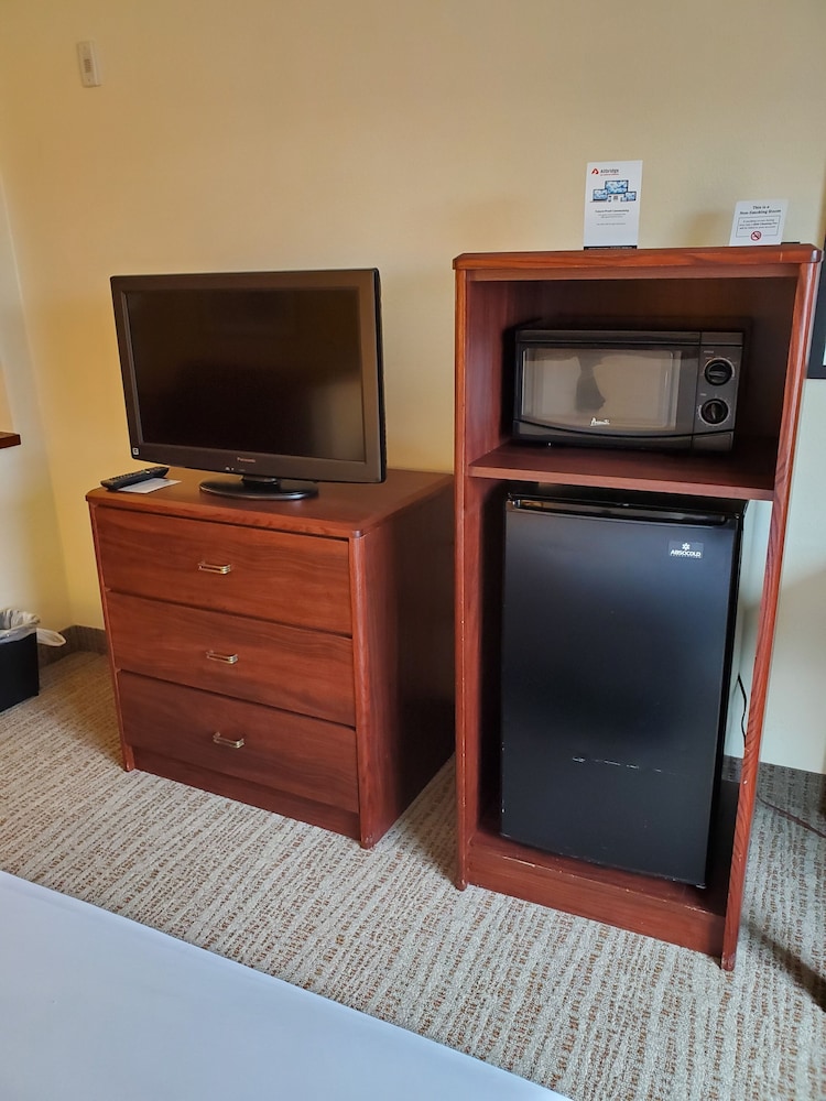 Wingate by Wyndham Uniontown - photo 22