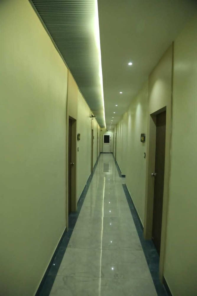 Hotel Greenland — hotel in Khammam
