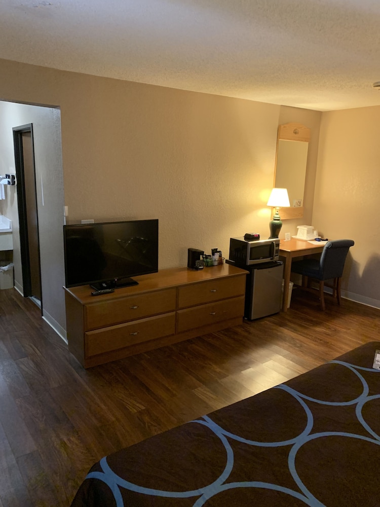Super 8 by Wyndham Kingston - photo 14