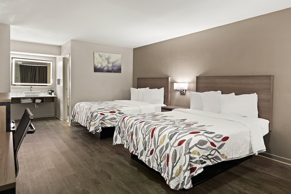 Red Roof Inn & Suites Monroe NC - photo 15