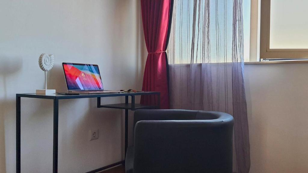 Porto River Sunset 7th — 4-Star Luxury Hotel in Vila Nova De Gaia, Portugal