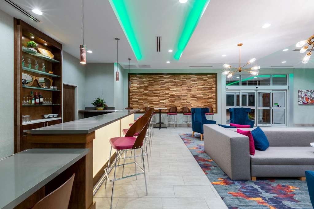 La Quinta by Wyndham Altoona Des Moines - photo 33