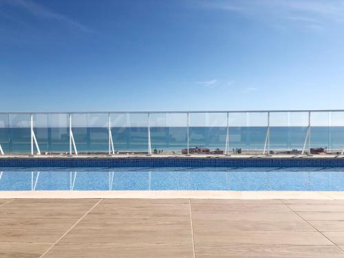 Global Properties Apartamento con terraza y vistas al mar — 4-Star Luxury Hotel in Canet D'en Berenguer, Spain