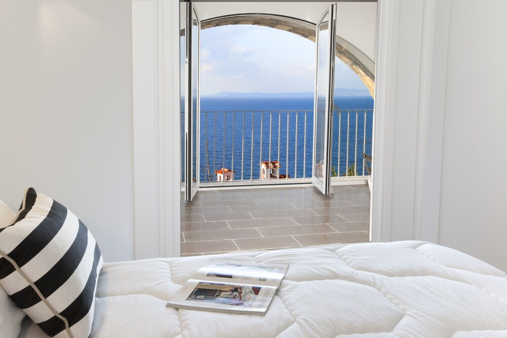 Casa Titì by Feeling Italy — 4-Star Luxury Hotel in Massa Lubrense, Italy