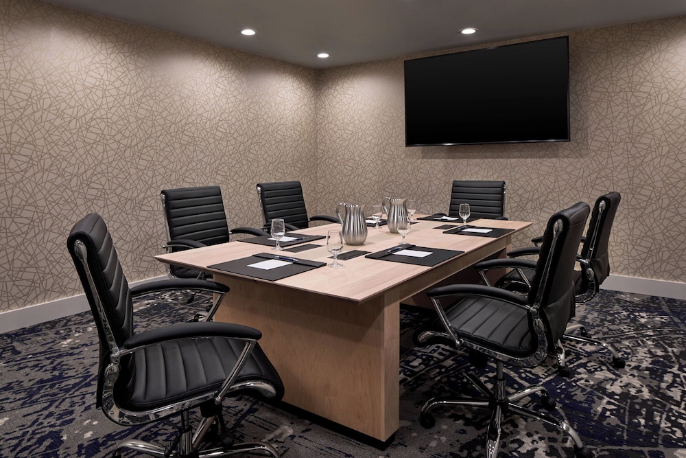 Sheraton Richmond Airport Hotel - photo 32