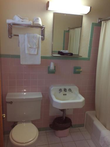 Crystal Sands Motel - photo 10