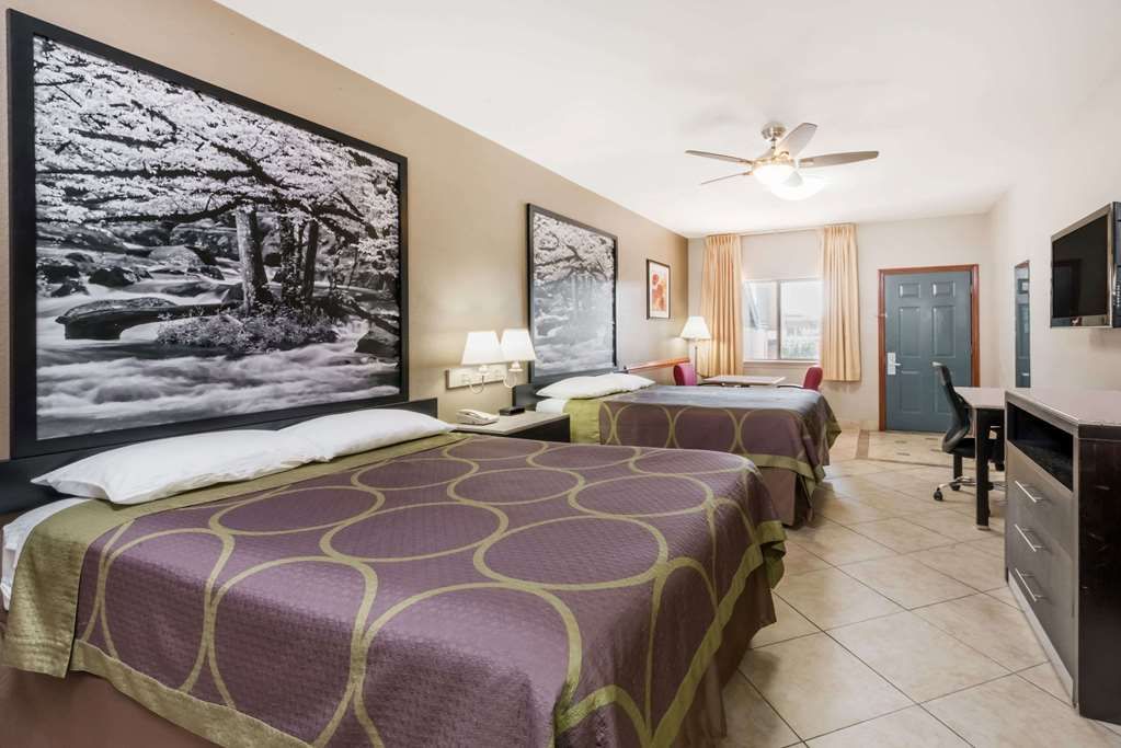 Texas Inn Donna - photo 10