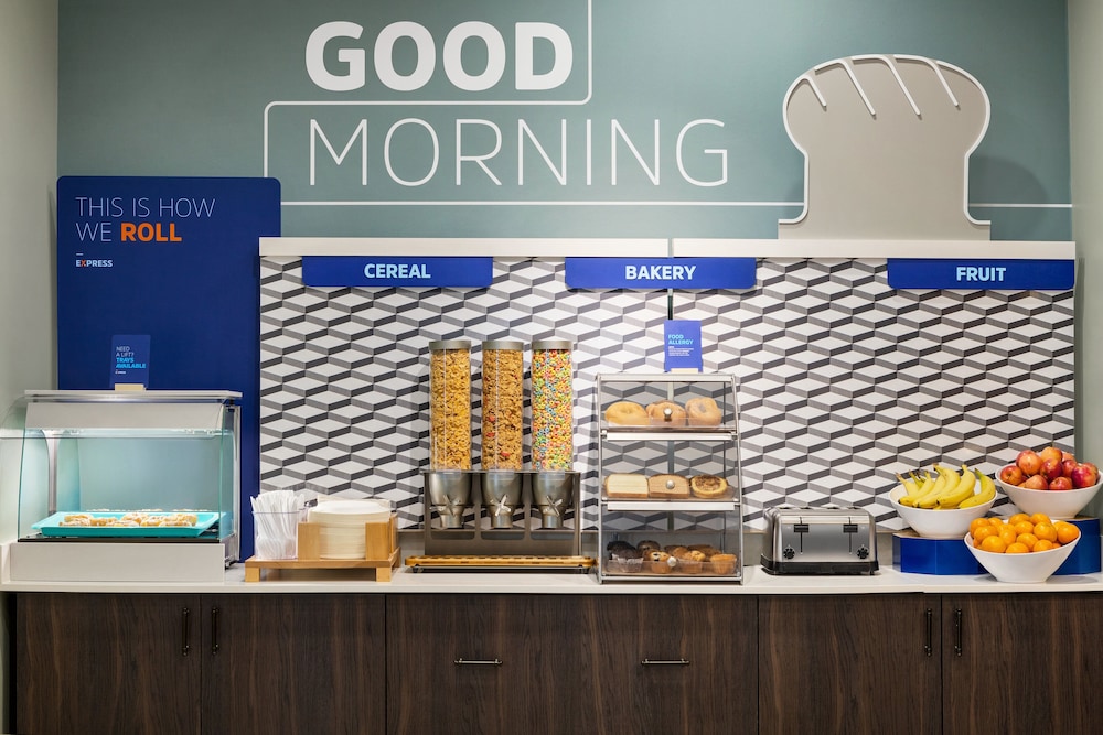 Holiday Inn Express Hotel & Suites Waycross by IHG - photo 39