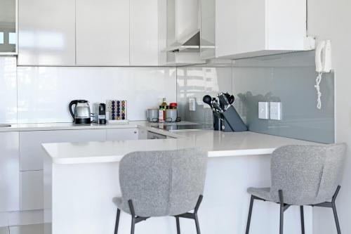 Shaya Stylish 2BR in De Waterkant Mountain & City Views