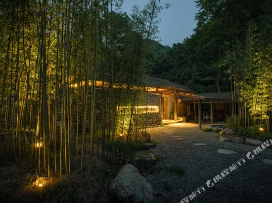 Shi'eryi Hot Spring Villa — 4-Star Luxury Hotel in Ninghai, People's Republic of China