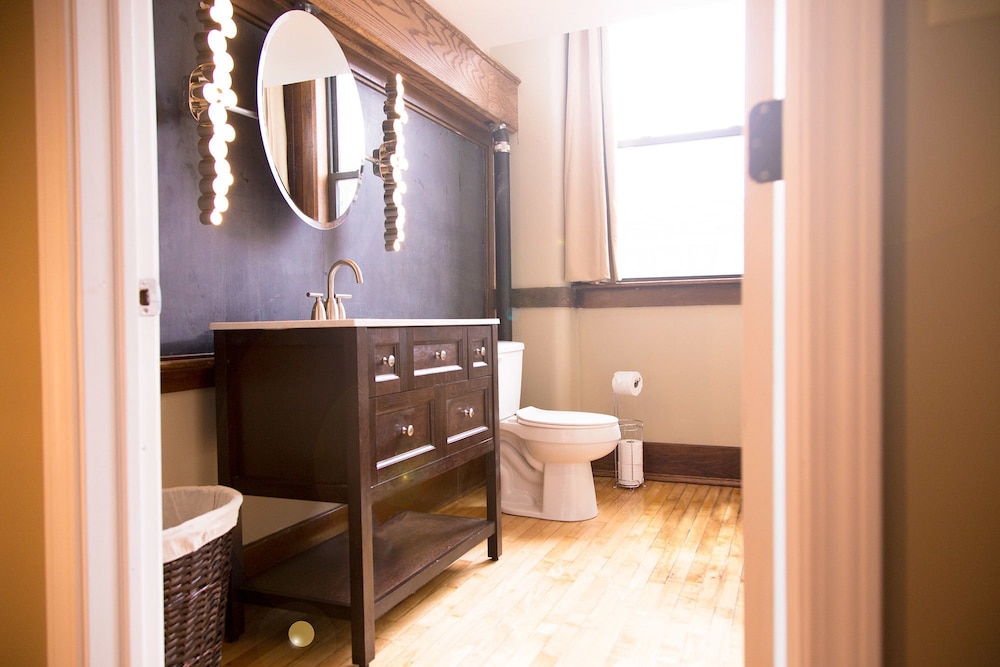 School 31 Lofts at Colors Studios - photo 147