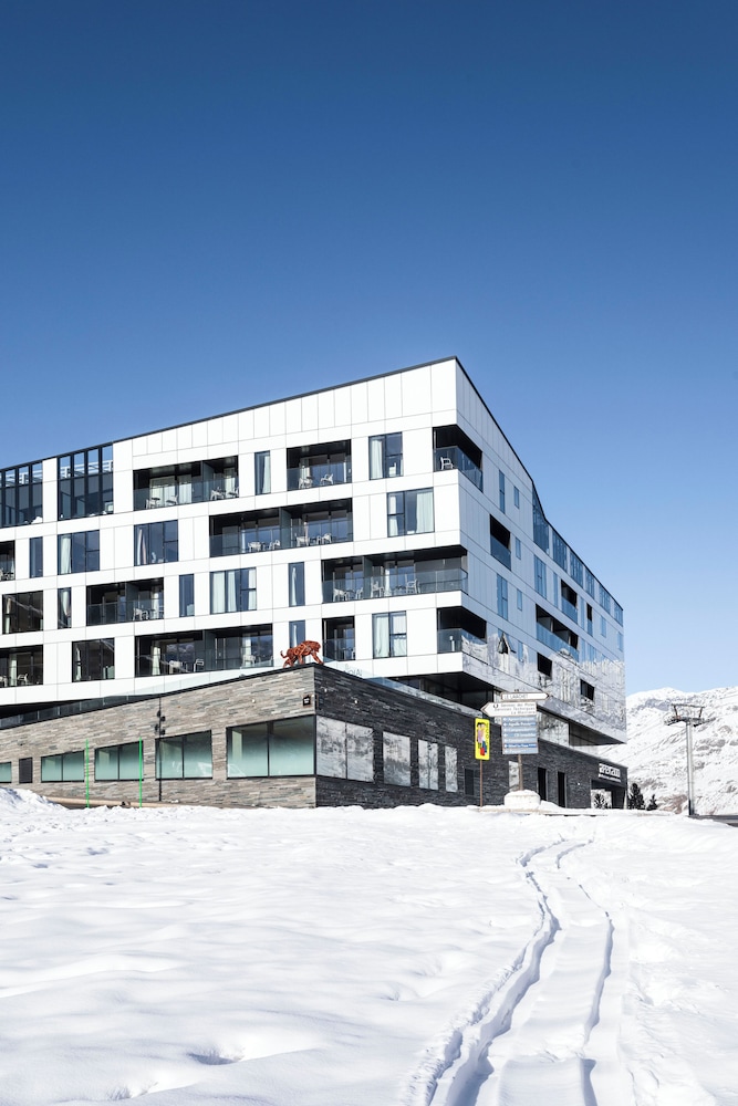Hôtel VoulezVous by Les Etincelles — 5-Star Luxury Hotel in Tignes, France