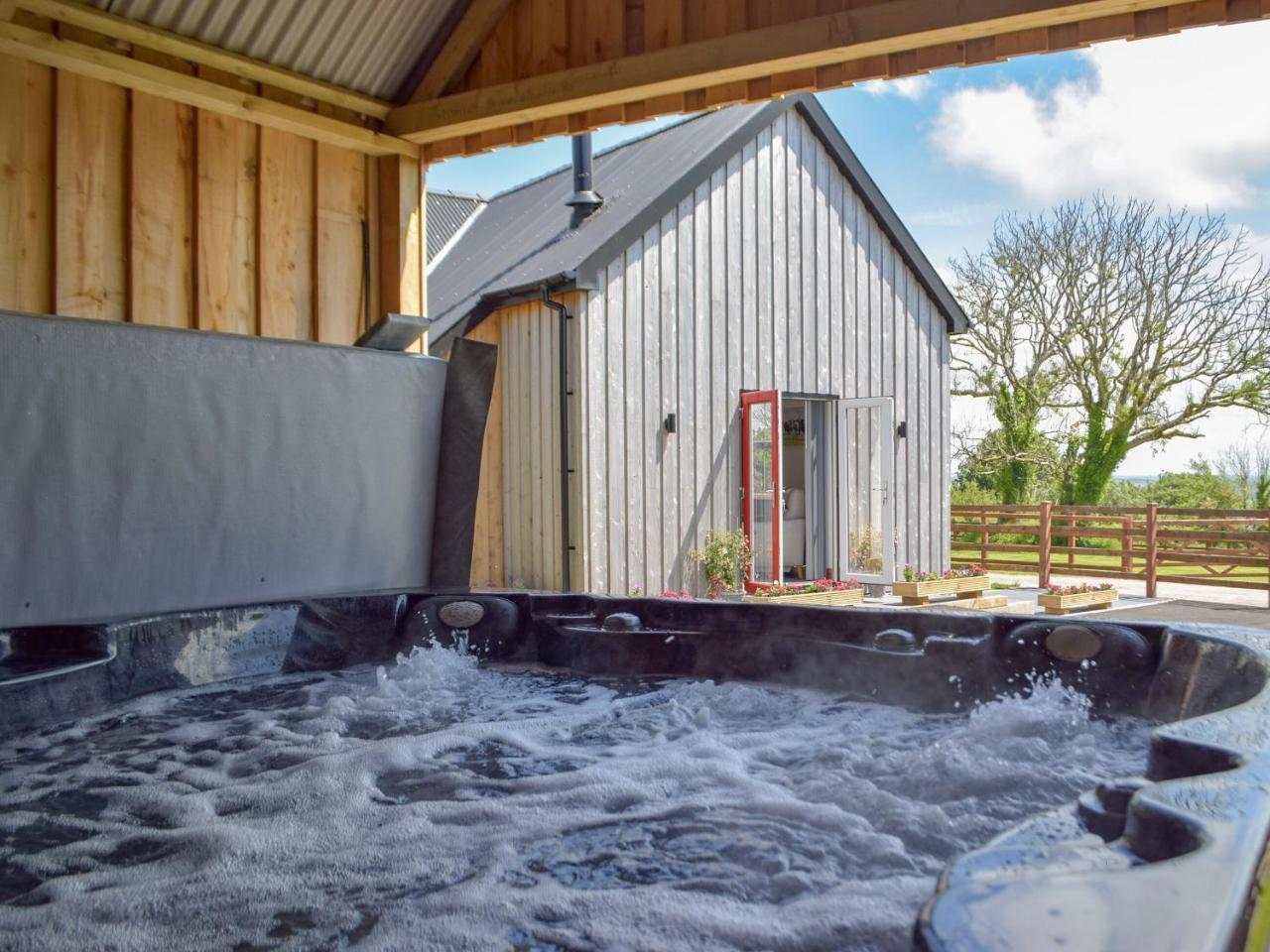 Stambar - carbon neutral hotel in Whitland