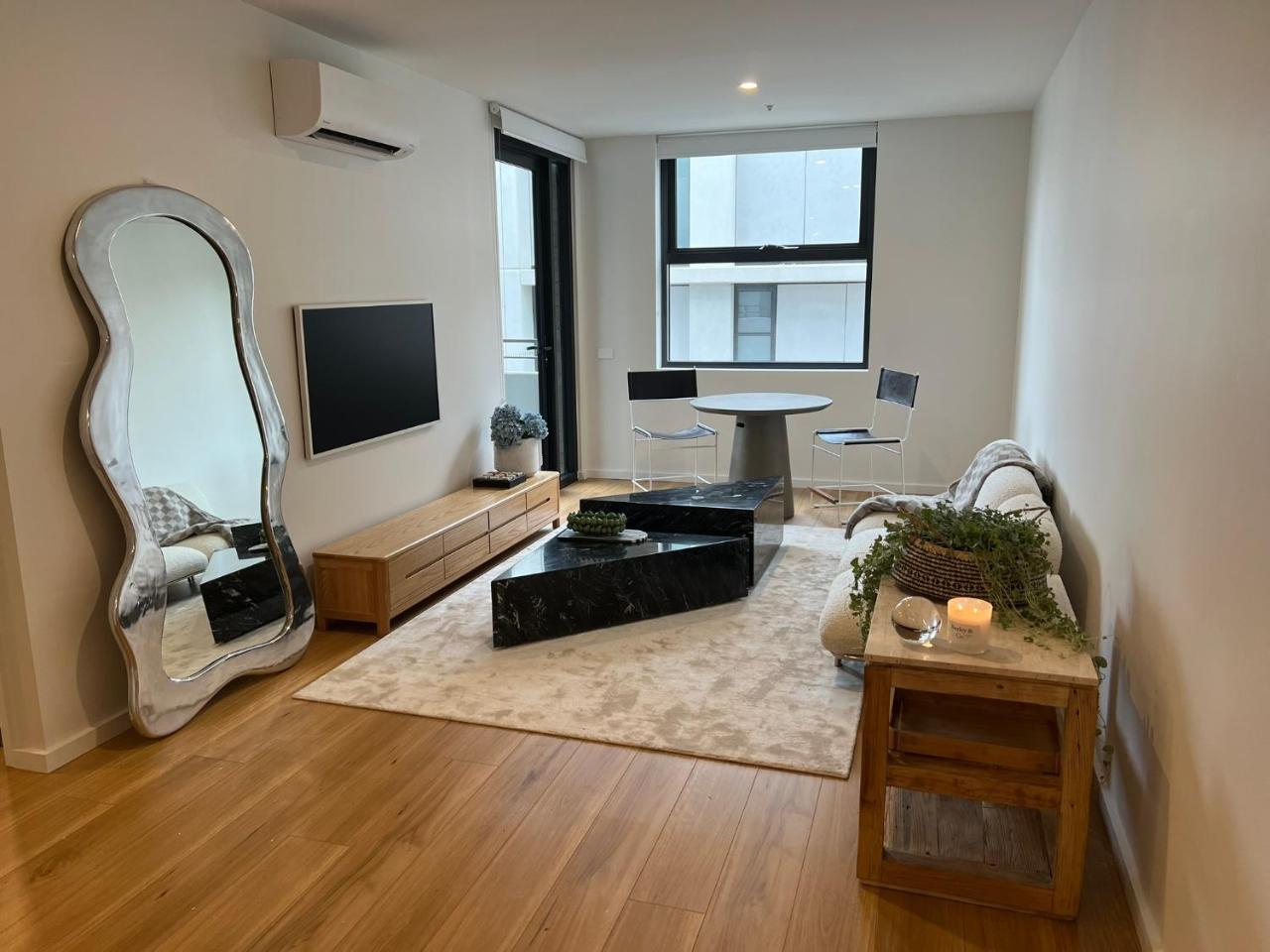 New Boutique 1Bd Apt — 4-Star Luxury Hotel in Canberra, Australia