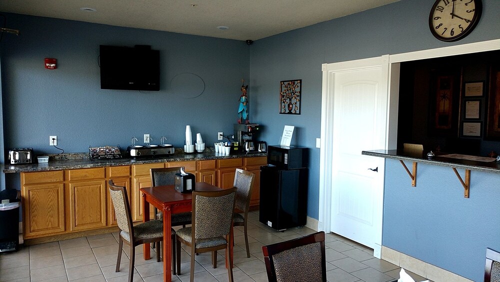 HiWay Inn Express Kiowa Hwy 69 - photo 2