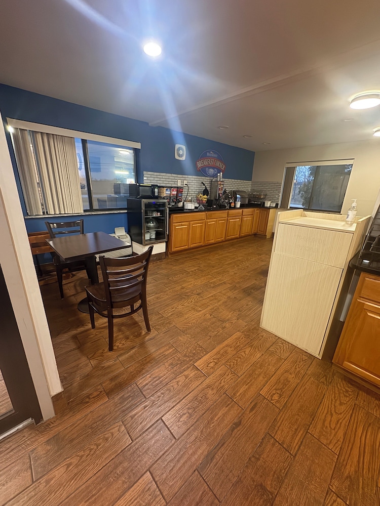 Baymont Inn & Suites by Wyndham Richmond - photo 15