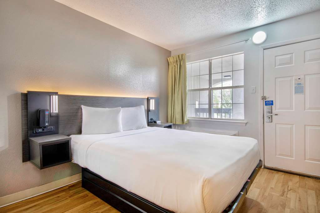 Studio 6 Extended Stay San Antonio TX Medical Center - photo 12