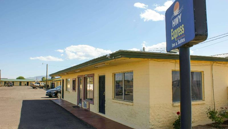 HWY Express Inn and Suites — hotel in Thatcher