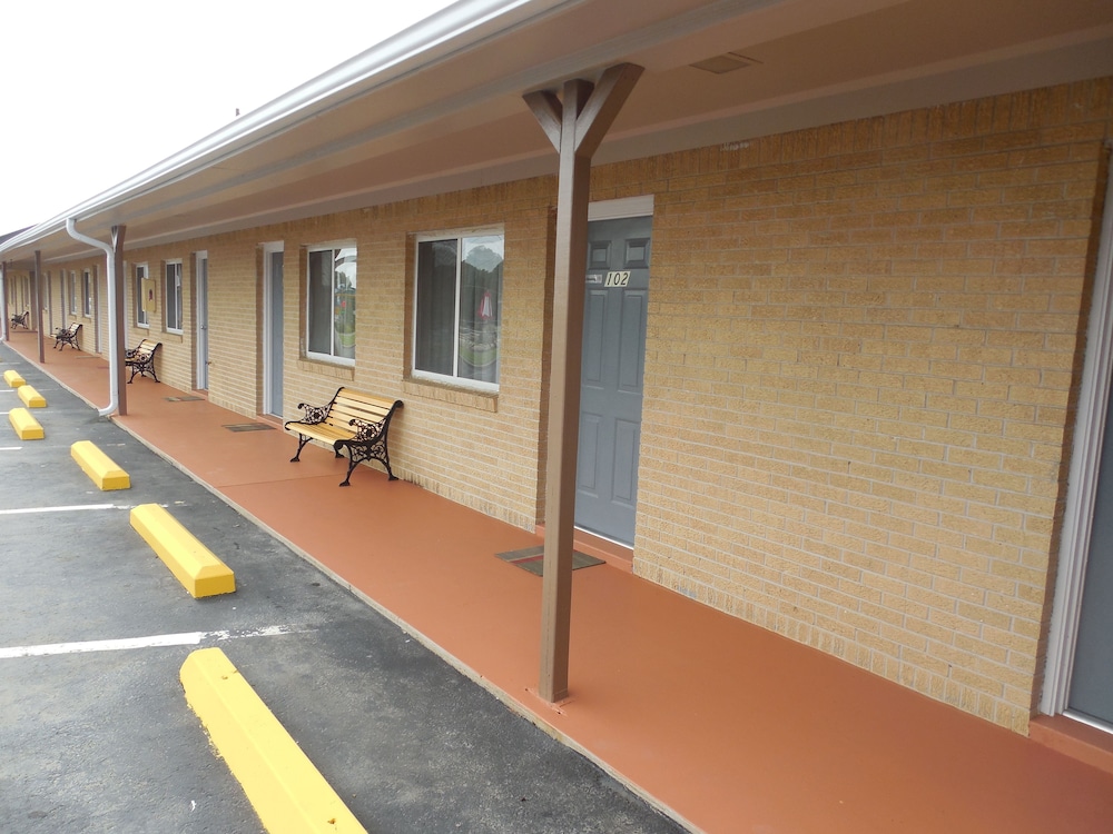 River Heights Motel - photo 12