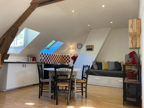 O Montrichard Climatise Zoo Beauval Chateau in Montrichard, France