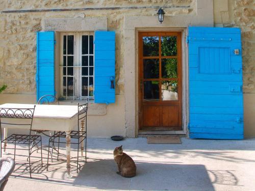 Les Volets Bleus Provence — hotel in Salon-De-Provence