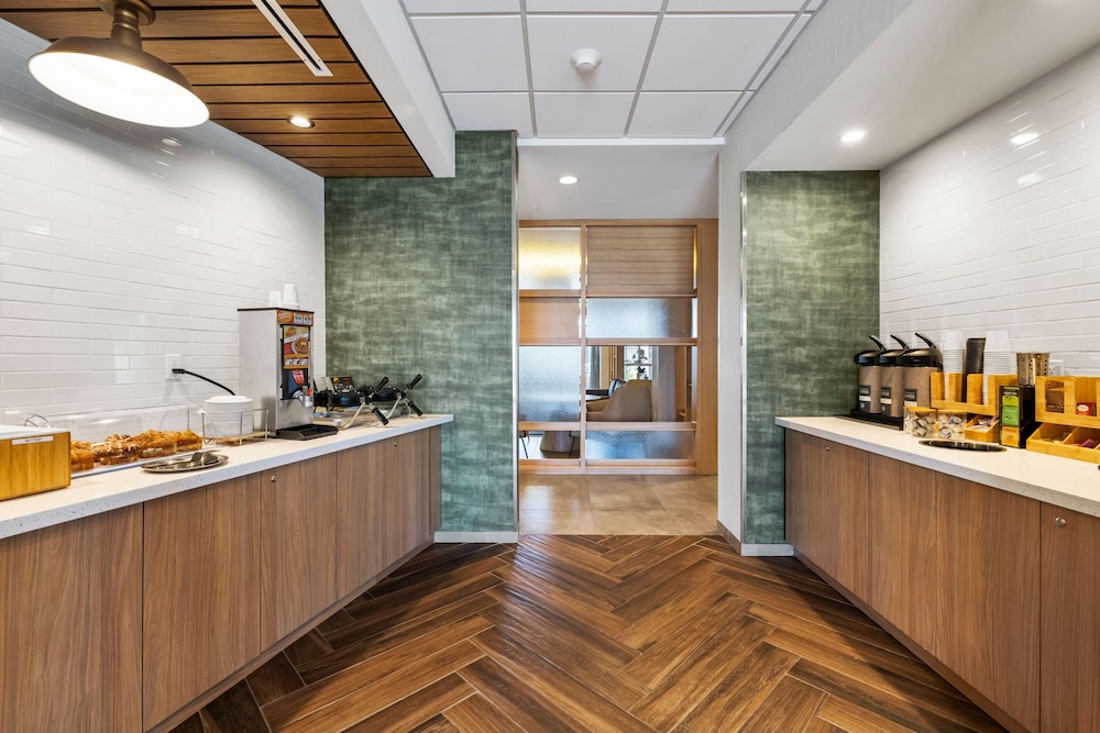 Fairfield by Marriott Inn & Suites San Francisco Airport Oyster Point Area - photo 31