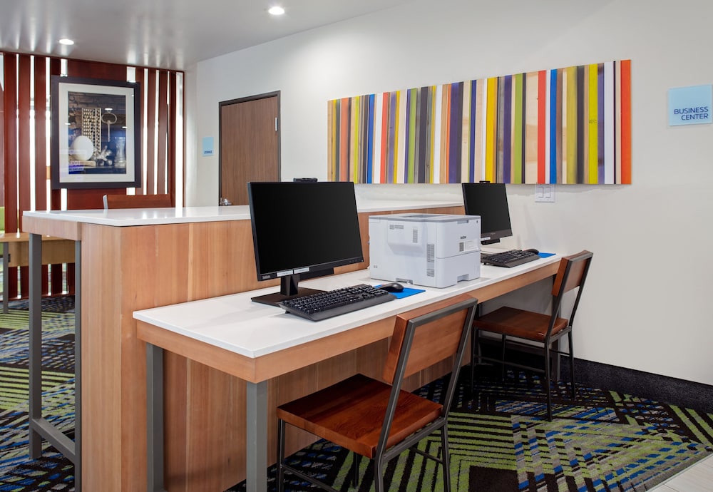 Holiday Inn Express and Suites El Paso North by IHG - photo 41