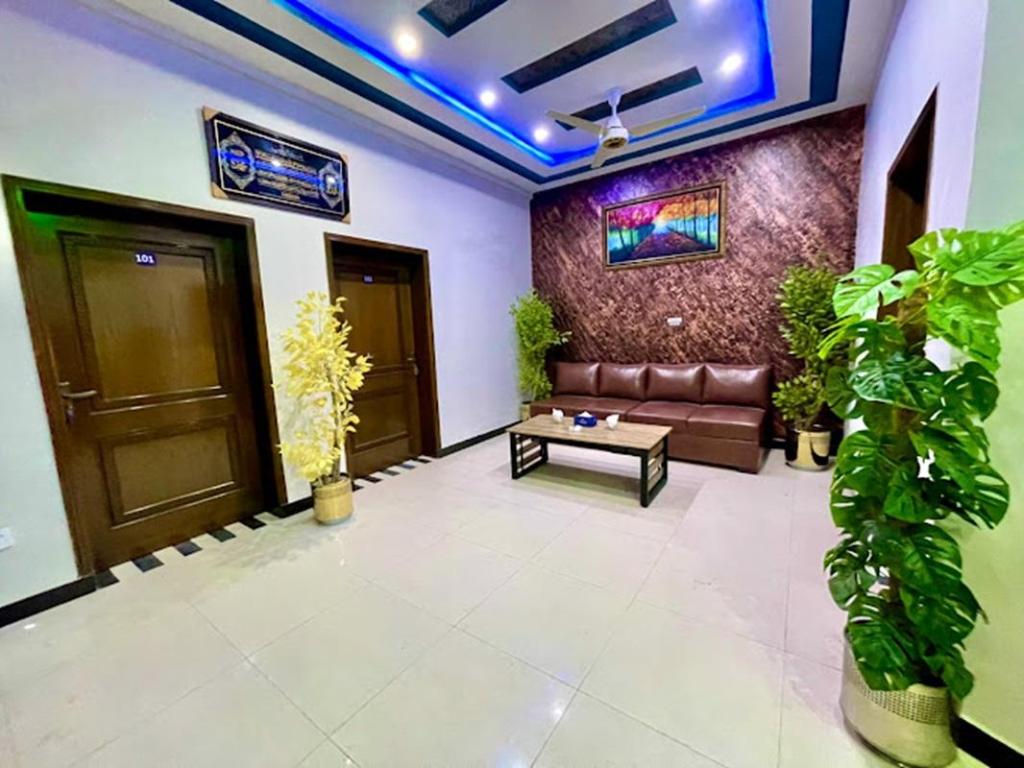 Go Hotel 001 Johar Town in Lahore, Pakistan