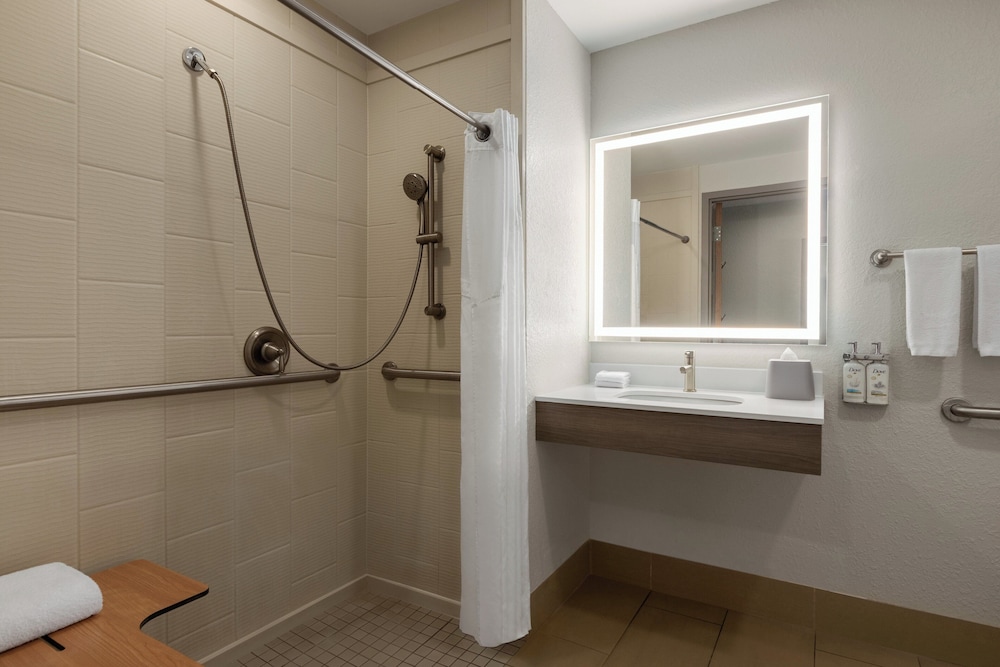 Holiday Inn Express & Suites Fort Lauderdale Airport South by IHG - photo 5
