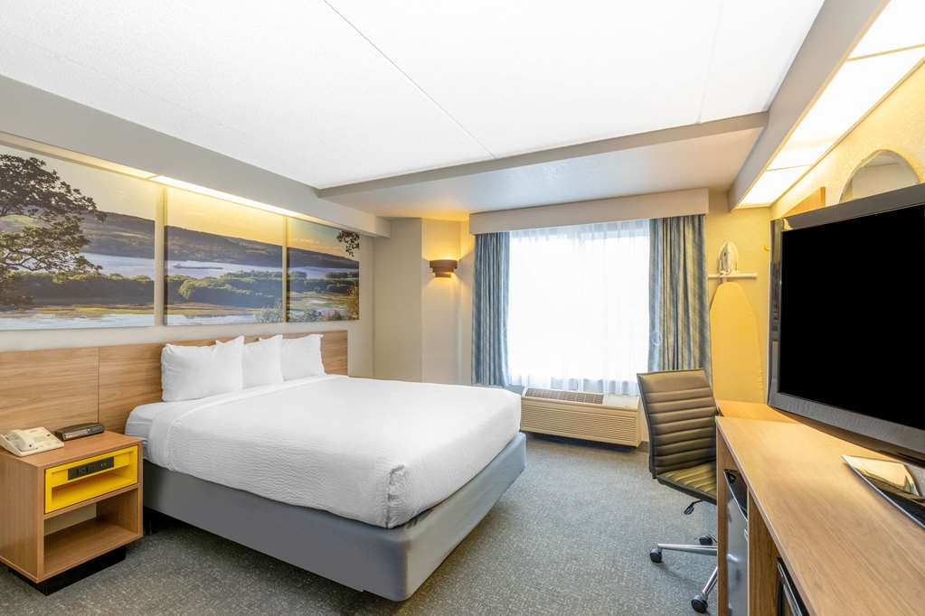 Days Inn by Wyndham Eagan Minnesota Near Mall of America - photo 18