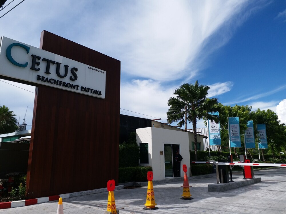 Cetus Beachfront Jomtien - last minute hotel in Pattaya