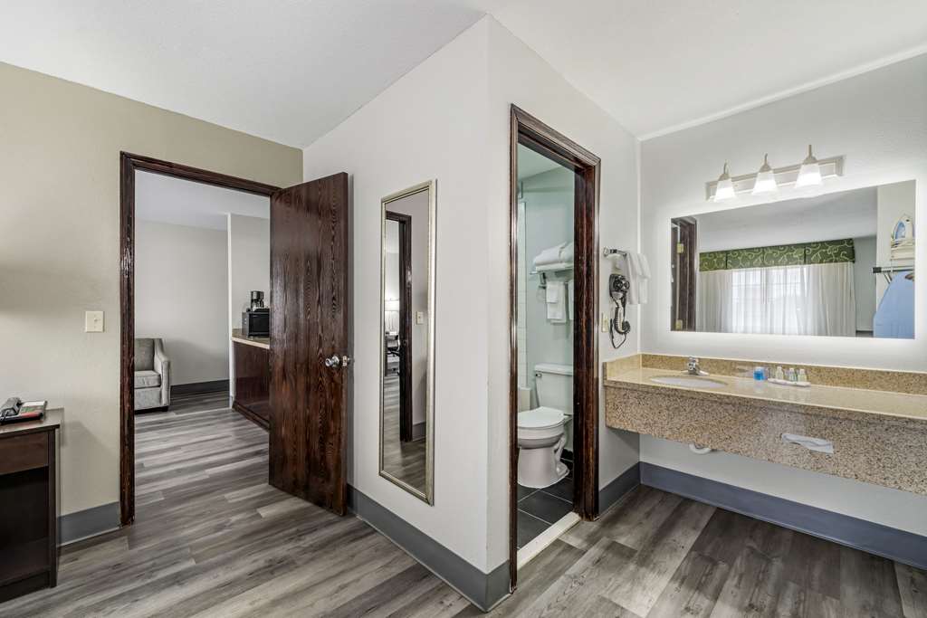 Quality Inn Siloam Springs West - photo 27