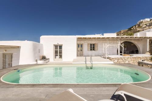 Seaside Villa — 4-Star Luxury Hotel in Mykonos, Greece